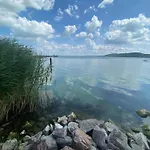 Neve Nincs Nyaralo - Oenallo Haziko- Privat Szfera Lägenhet Balatonfüred