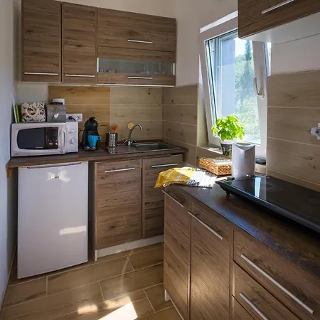 Apartment Neve Nincs Nyaralo - Oenallo Haziko- Privat Szfera