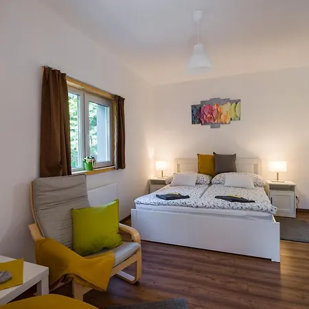 Neve Nincs Nyaralo - Oenallo Haziko- Privat Szfera *