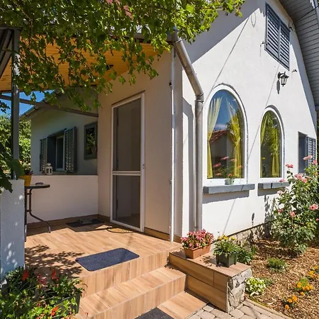 Neve Nincs Nyaralo - Oenallo Haziko- Privat Szfera