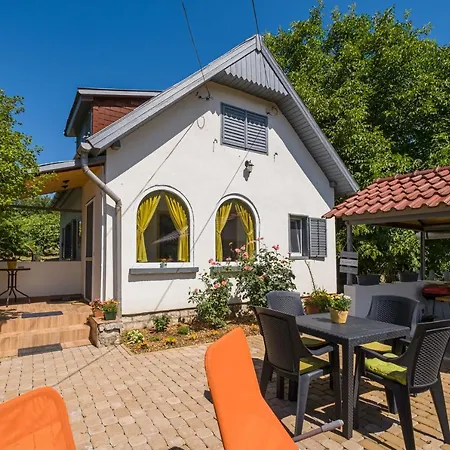 Apartmán Neve Nincs Nyaralo *