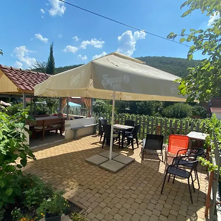 Apartment Neve Nincs Nyaralo - Oenallo Haziko- Privat Szfera