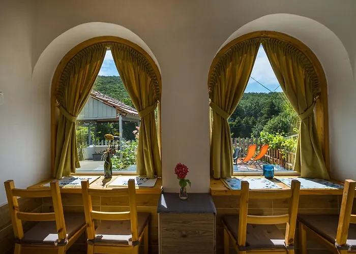 Apartment Neve Nincs Nyaralo - Oenallo Haziko- Privat Szfera