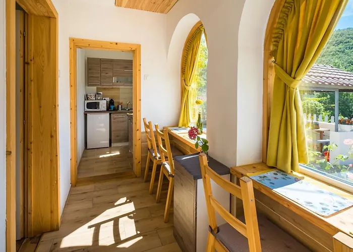 Neve Nincs Nyaralo - Oenallo Haziko- Privat Szfera Apartment *