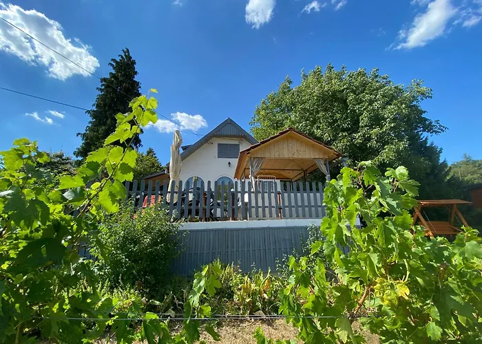 Neve Nincs Nyaralo - Oenallo Haziko- Privat Szfera Apartment *
