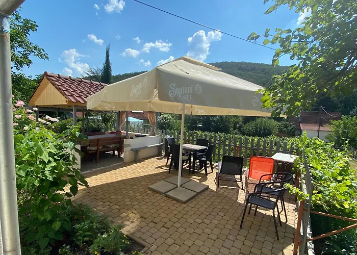Apartment Neve Nincs Nyaralo - Oenallo Haziko- Privat Szfera